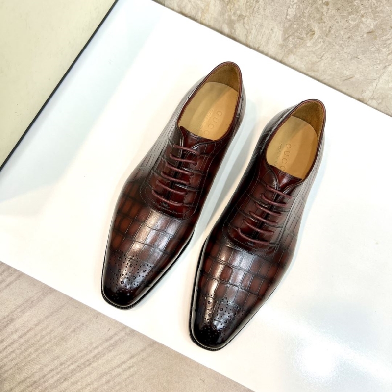 G*u*i leather shoes